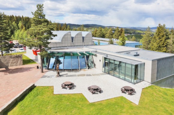 åpningstider